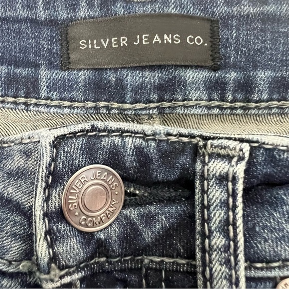 Silver Women’s Blue Jeans Sz 26 (1/2) Boyfriend Medium Wash Distressed Pockets - Picture 5 of 13